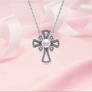 Chic S925 Silver Bow Necklace with Pearl